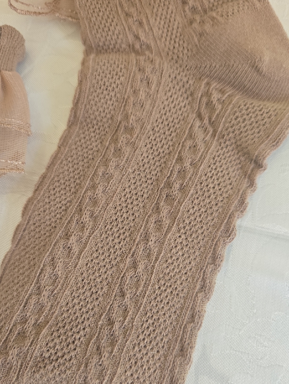 Light Brown Ruffled Ankle Cable Knit Socks - Picture 4 of 4